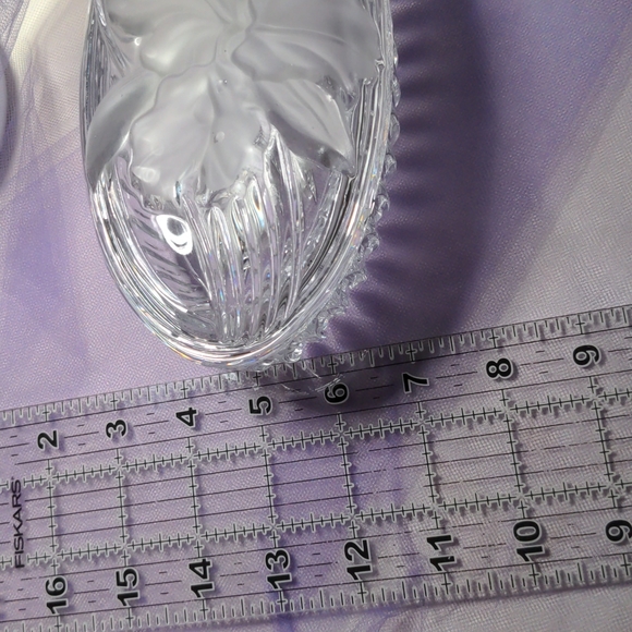 Crystal covered dish Lilly etched on top lid jewelry or keepsake good condition - Picture 6 of 7